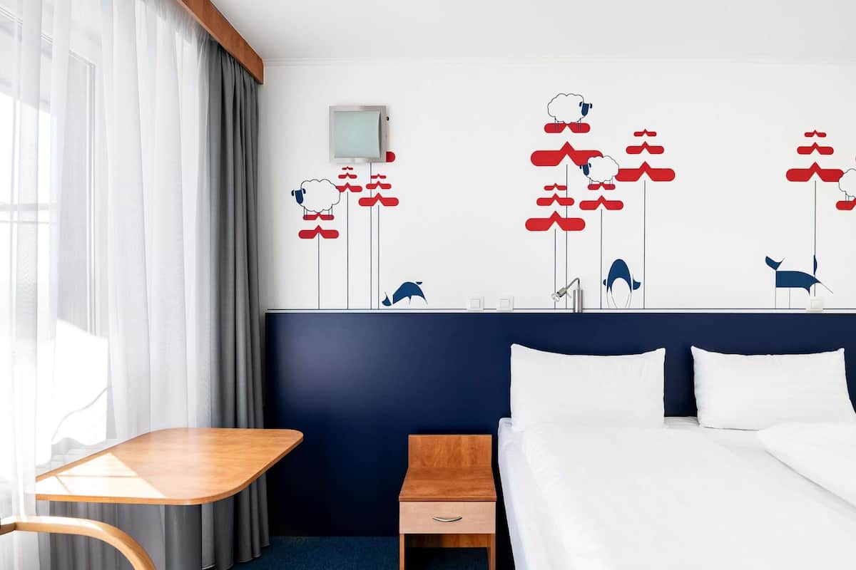 Standard Room, 1 Double Bed | Bed sheets