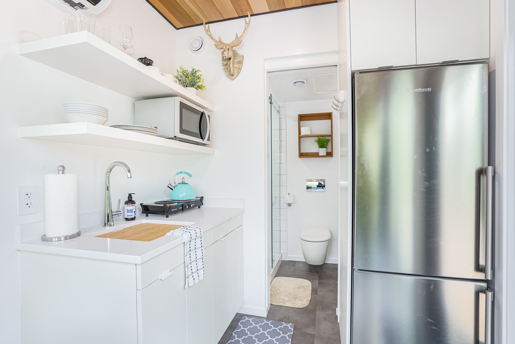 Fridge, microwave, stovetop, coffee/tea maker