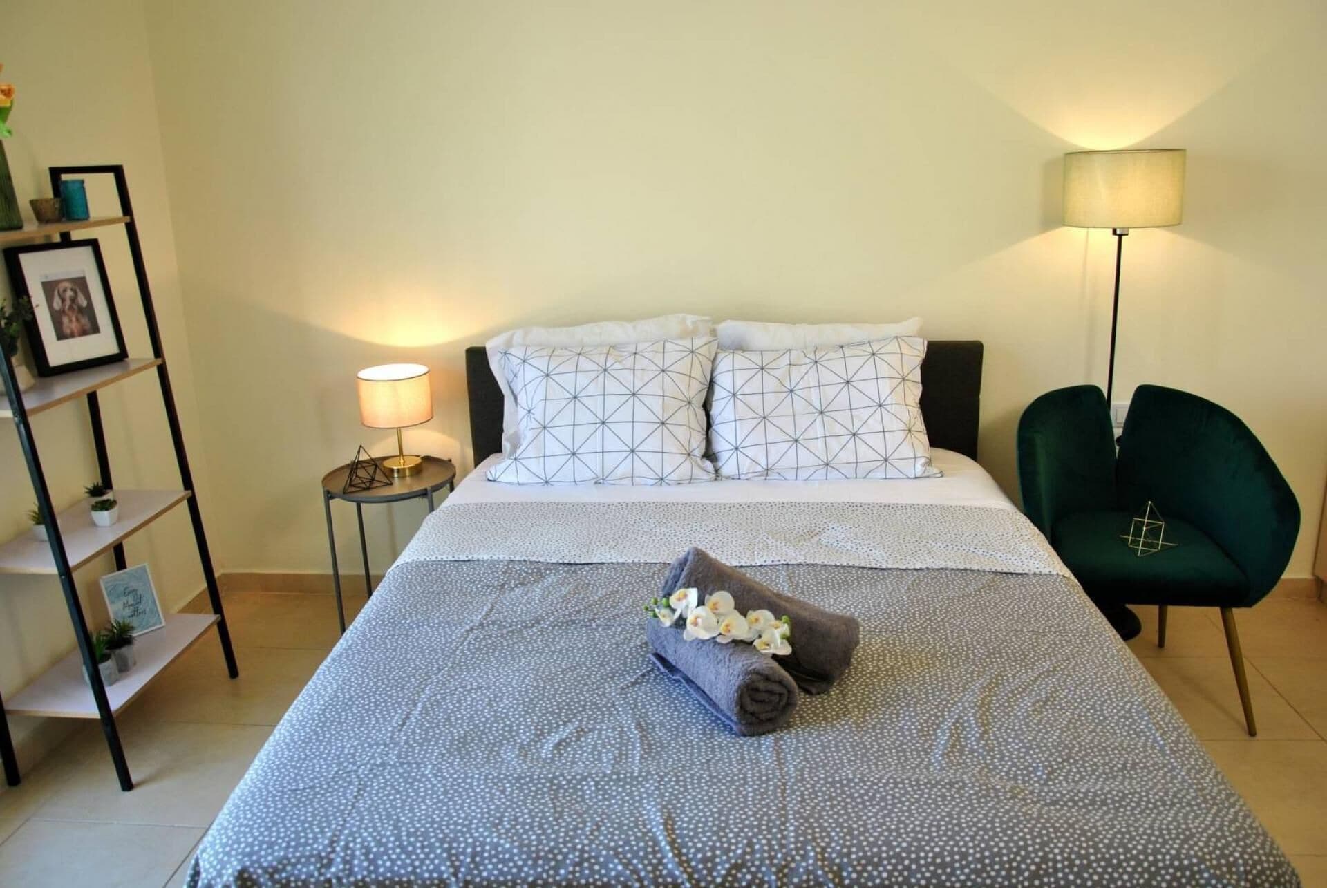 2 bedrooms, iron/ironing board, free WiFi, bed sheets