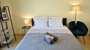 2 bedrooms, iron/ironing board, free WiFi, bed sheets