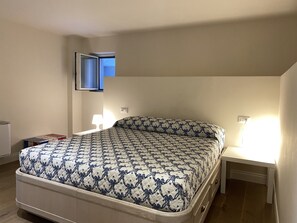 1 bedroom, desk, free WiFi, bed sheets - Two-room apartment in Villa Patrizia Pietrasanta (Toscana)