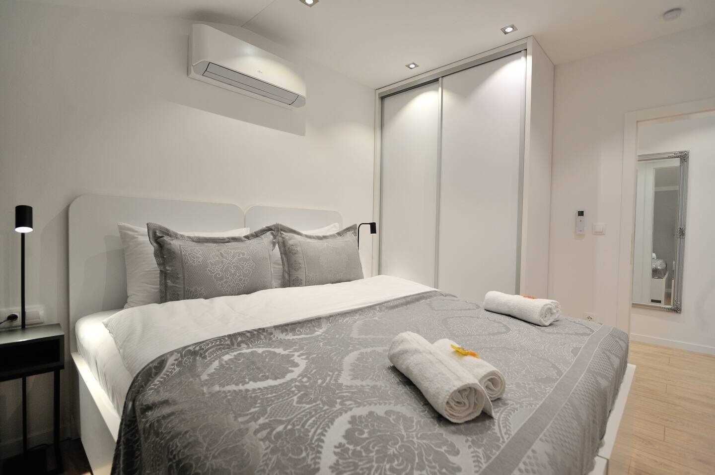 1 chambre, rideaux occultants, fer et planche à repasser, Wi-Fi gratuit