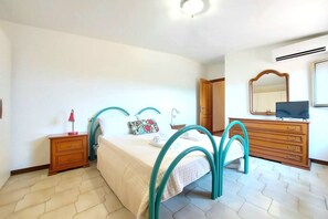 3 bedrooms, WiFi, bed sheets
