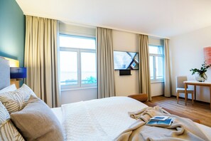 Comfort Double Room | Hypo-allergenic bedding, free minibar, in-room safe, desk - Seehotel am Kaiserstrand (Lochau)