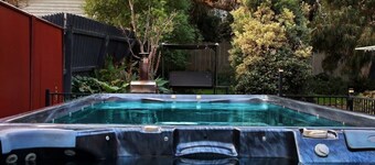 Cruickshank Retreat I Spa and Dip Pool