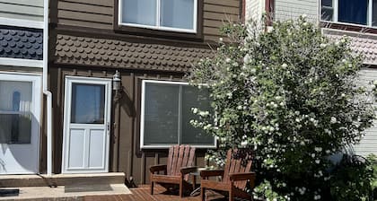 4 bedroom 4 bath Laramie townhouse. Close to all the fun!!!
