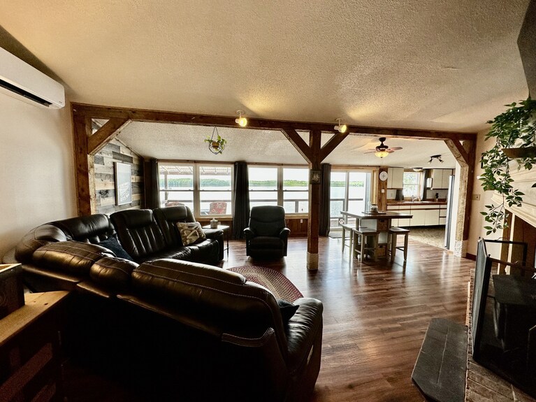 The Loft, Beautiful Deck Views, Steps From The Lake, Nights Around The Fire Pit - Old Town, ME