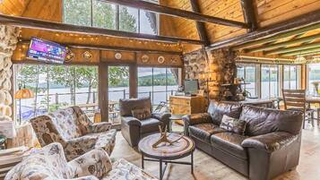 TV, fireplace, DVD player, books