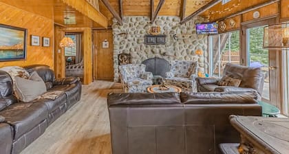 Tranquil Lakeside, Private Dock, Kayak, Fire Pit