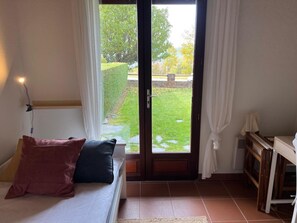 3 bedrooms, internet - Townhouse 3 Bed Pool, Paddle Court, Fireplace & Wi-Fi (Sainte-Léocadie)