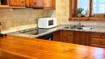 Refrigerador, microondas, horno y lavavajillas