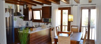 Ground Floor 3 rooms Pool, Fireplace, Garden & Wi-Fi