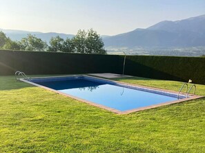 Pool - Ground Floor 3 rooms Pool, Fireplace, Private Garden & Views (Olopte)