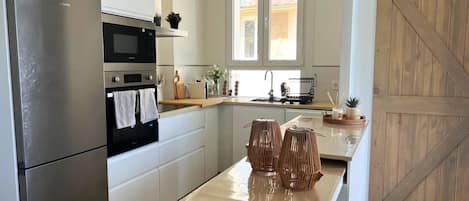 Fridge, microwave, oven, dishwasher