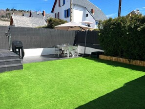 Outdoor dining - Country House in Enveitg with garden, fireplace and WiFi (Enveig)