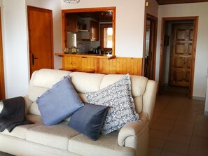 TV, fireplace - Apartment 3 rooms Fireplace, Views, Pet-Friendly & Dishwasher (Bellver de Cerdanya)