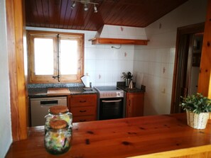 Refrigerador, microondas, horno y lavavajillas