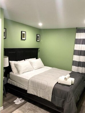 2 Schlafzimmer, Reisekinderbett, kostenloses WLAN, Bettwäsche