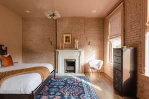 4 bedrooms, desk, iron/ironing board, WiFi