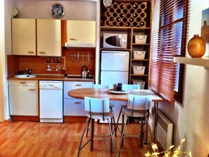 Fridge, microwave, dishwasher, toaster