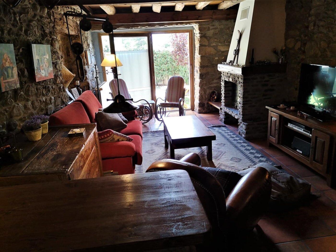 Télévision, cheminée