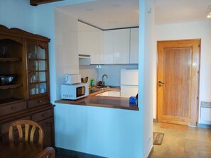 Fridge, microwave, dishwasher, toaster