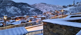 Townhouse 4 Bed Pellet Stove, Private Garden & Garage