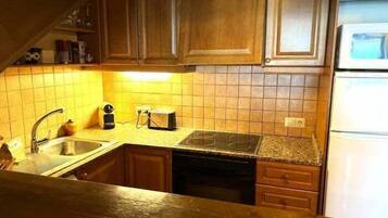 Refrigerador, microondas, horno y lavavajillas