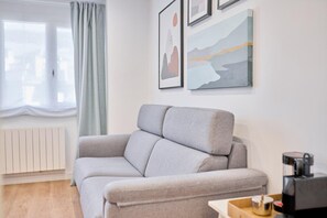 TV - Apartment 2 rooms Views, Wi-Fi, 4km from Lifts and Train Station (La Molina)