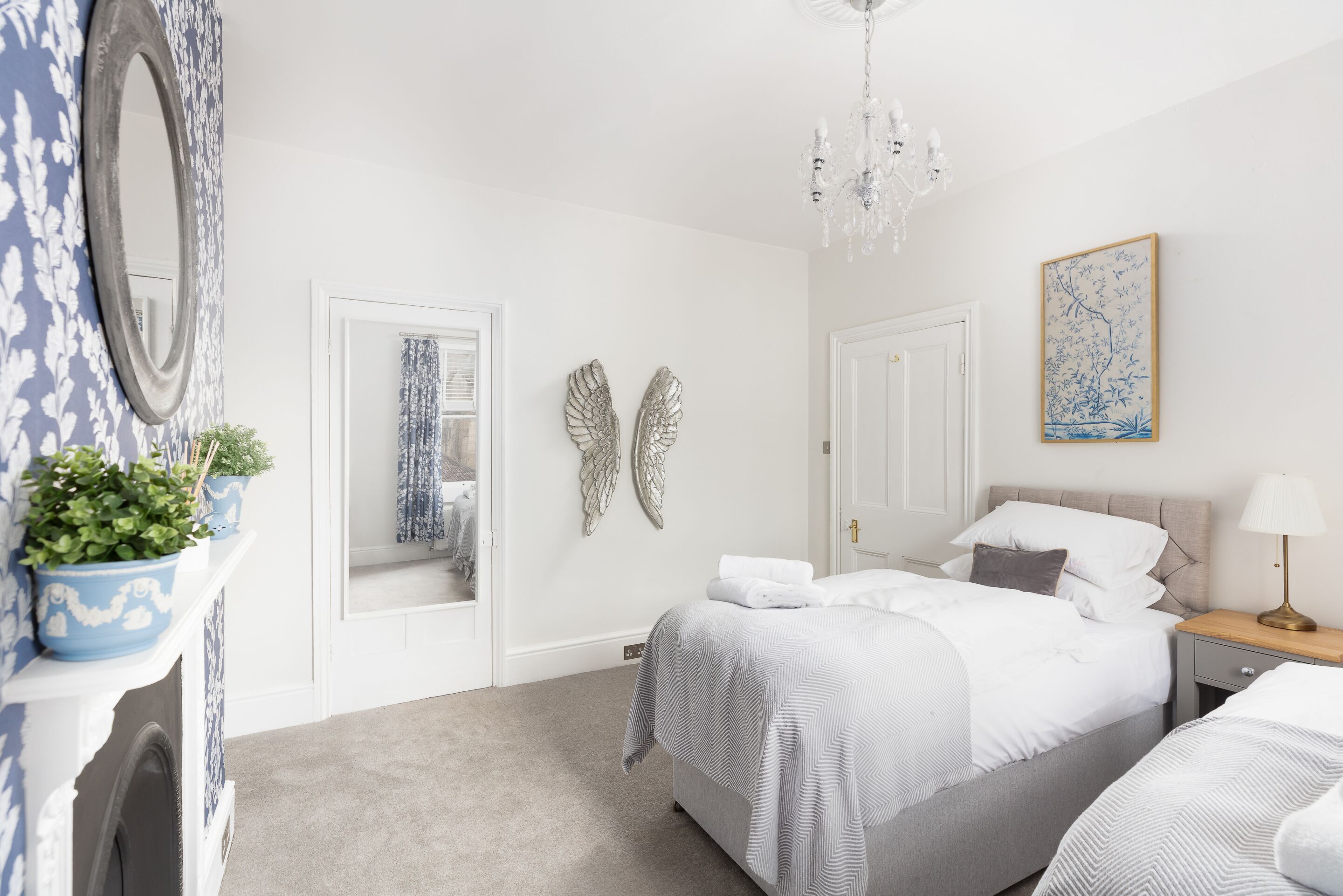 5 bedrooms, in-room safe, desk, iron/ironing board