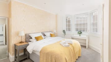 5 bedrooms, in-room safe, desk, iron/ironing board