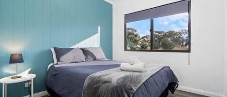 2 habitaciones, tabla de planchar con plancha, wifi y ropa de cama