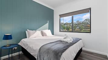 2 bedrooms, iron/ironing board, WiFi, bed sheets