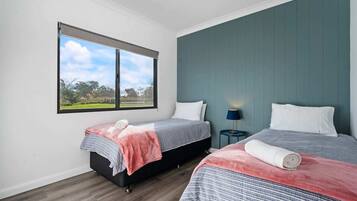 2 bedrooms, iron/ironing board, WiFi, bed sheets