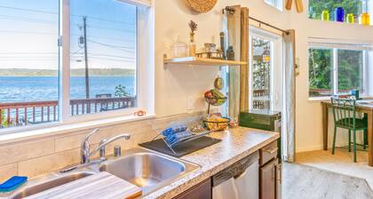 Seal Rock Cottage in Brinnon