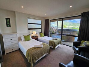 3 bedrooms, desk, iron/ironing board, travel cot
