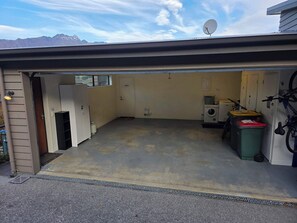 Property grounds - Escape, Recharge, Fall in Love With the View! (Queenstown)