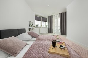 1 bedroom, iron/ironing board, travel cot, free WiFi