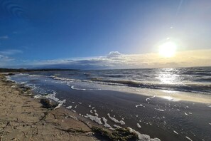 Una spiaggia nelle vicinanze