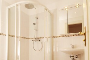 Shower, towels