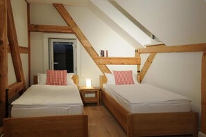 2 bedrooms, travel cot, free WiFi