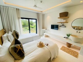 Ropa de cama de alta calidad, cubrecamas y minibar 