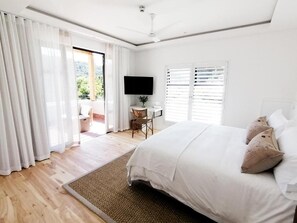 Ropa de cama de alta calidad, cubrecamas y minibar 