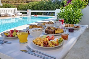 Free daily buffet breakfast - Paola Sunset Mykonos (Mykonos)