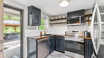 Kühlschrank, Ofen, Herdplatte, Geschirrspüler