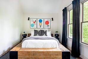 3 Schlafzimmer, Schreibtisch, Bügeleisen/Bügelbrett, WLAN