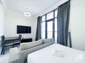 Iron/ironing board, Internet, bed sheets