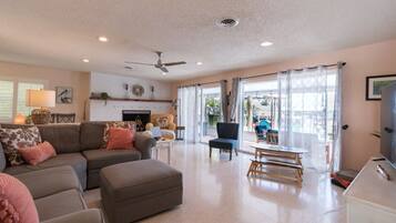 TV, fireplace, DVD player, books