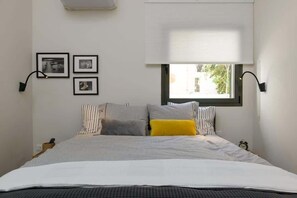 1 bedroom, soundproofing, iron/ironing board, WiFi