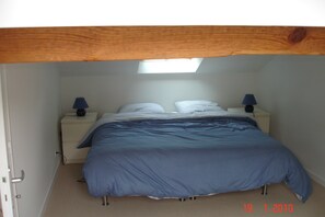 5 chambres, fer et planche à repasser, lit parapluie, Wi-Fi gratuit
